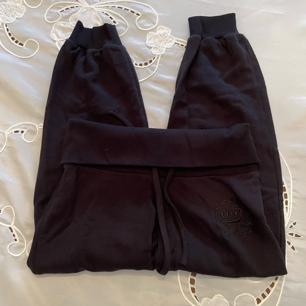 Black Cropped Baggy Sweatpants - Picture 7 of 8